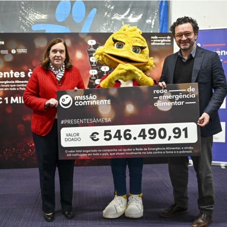 Rede de Emergência Alimentar recebe valor angariado pela campanha Presentes à Mesa