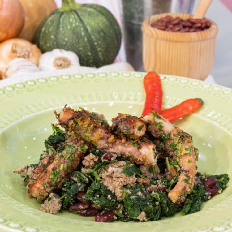 Polvo com Migas de Broa e Feijão